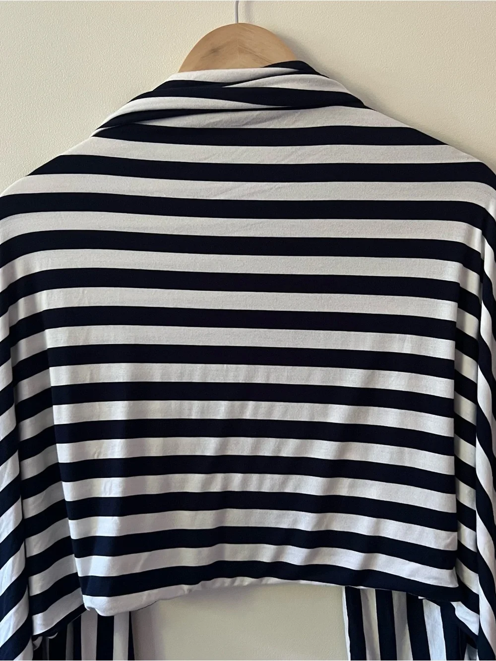 Mott50 Multi-Use Shawl Beach Cover-up Nursing Sarong Navy and White Stripes EUC
